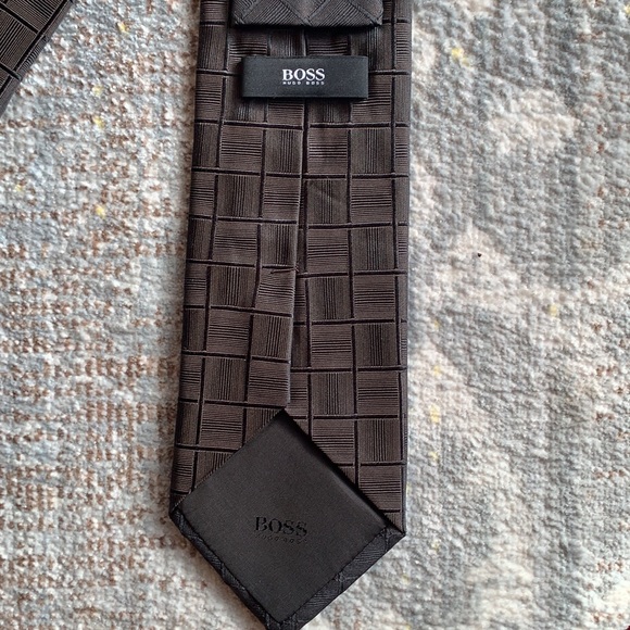 Mens Hugo Boss Tie - Picture 4 of 5